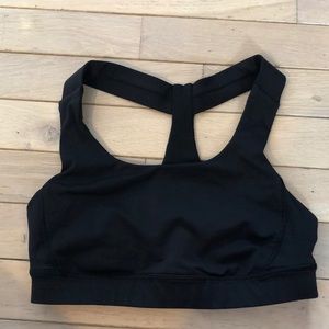 Black lulu lemon sports bra